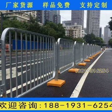 70公分高人行道灰色護欄 深圳道路白