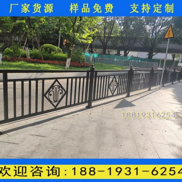 白云區(qū)人行道護欄廠家 道路兩側(cè)黑色